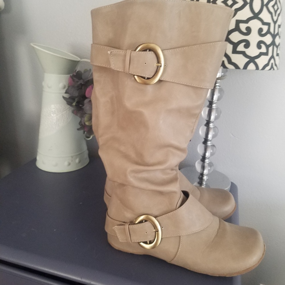 Zip up boots